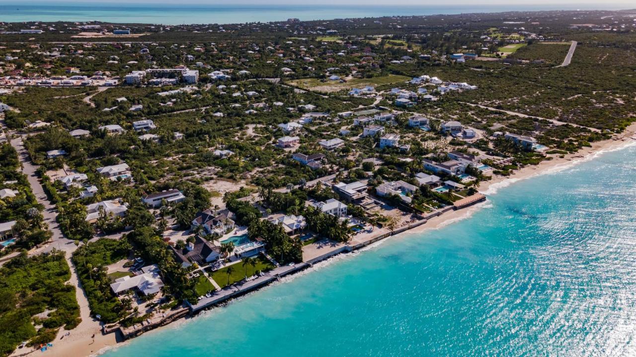 The Atrium Resort Грейс-Бэй Экстерьер фото