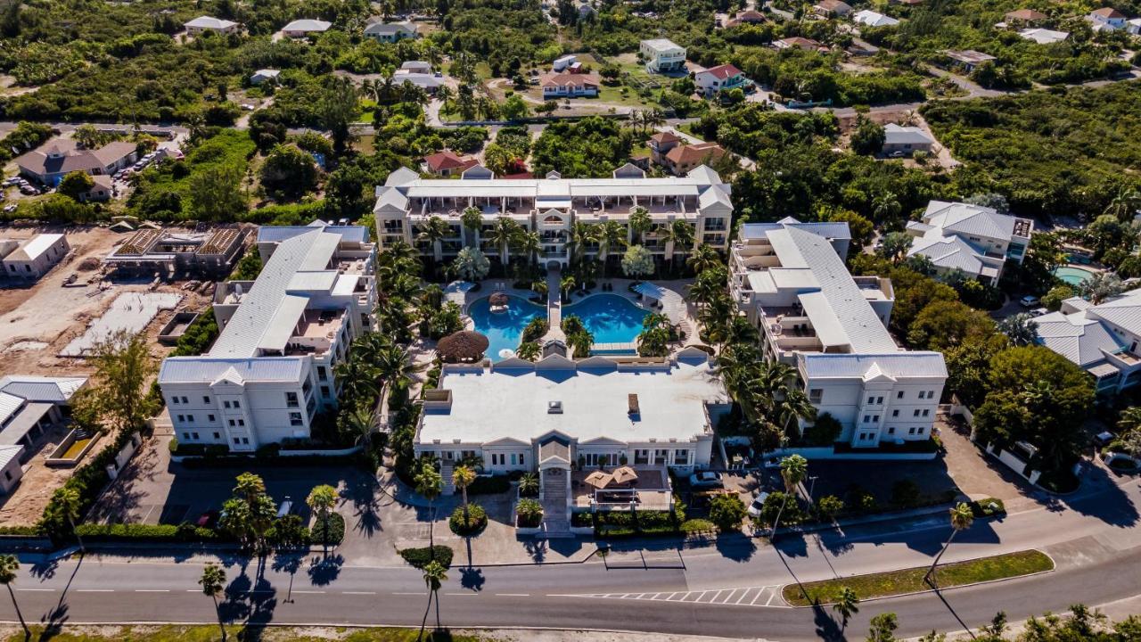 The Atrium Resort Грейс-Бэй Экстерьер фото