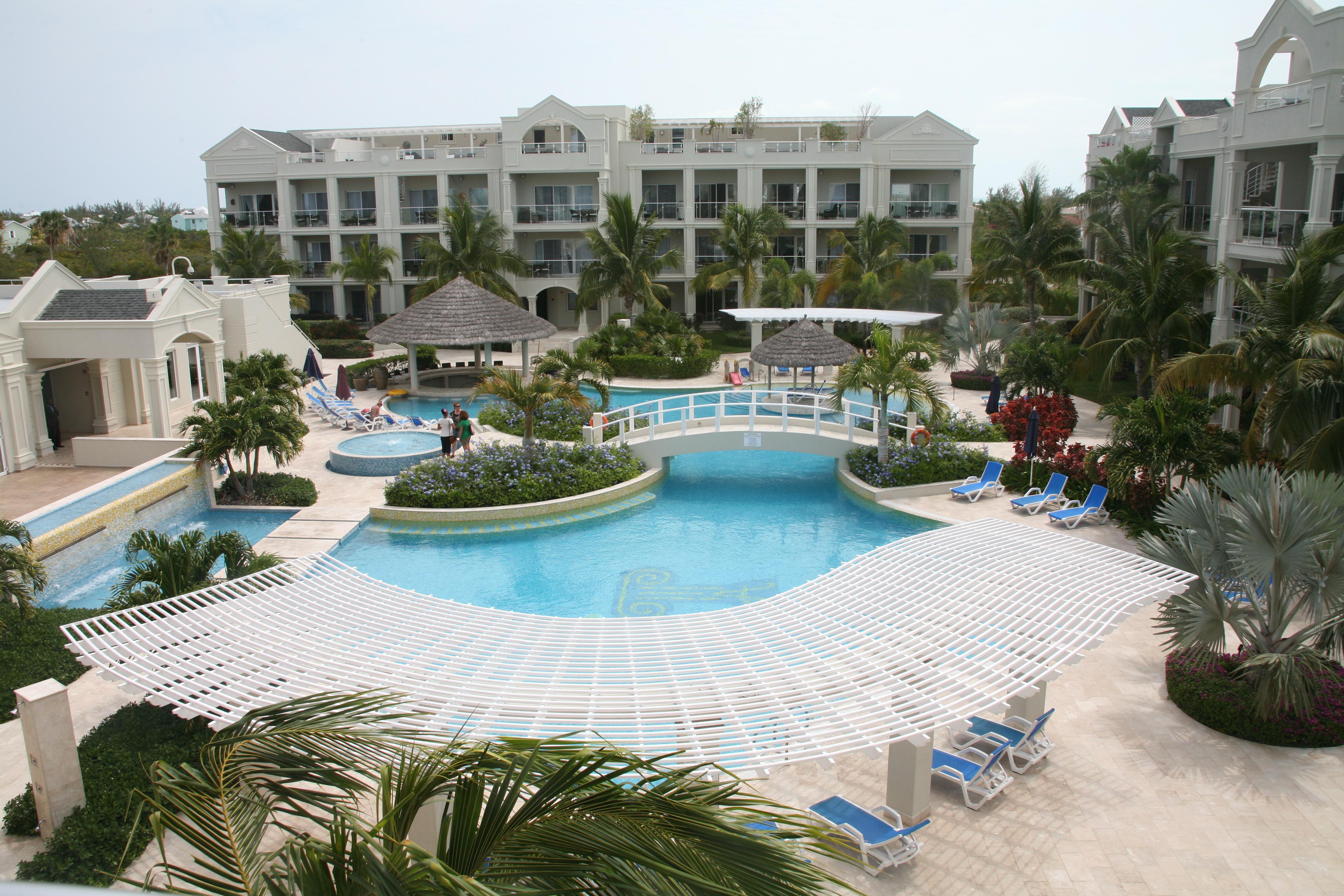 The Atrium Resort Грейс-Бэй Экстерьер фото